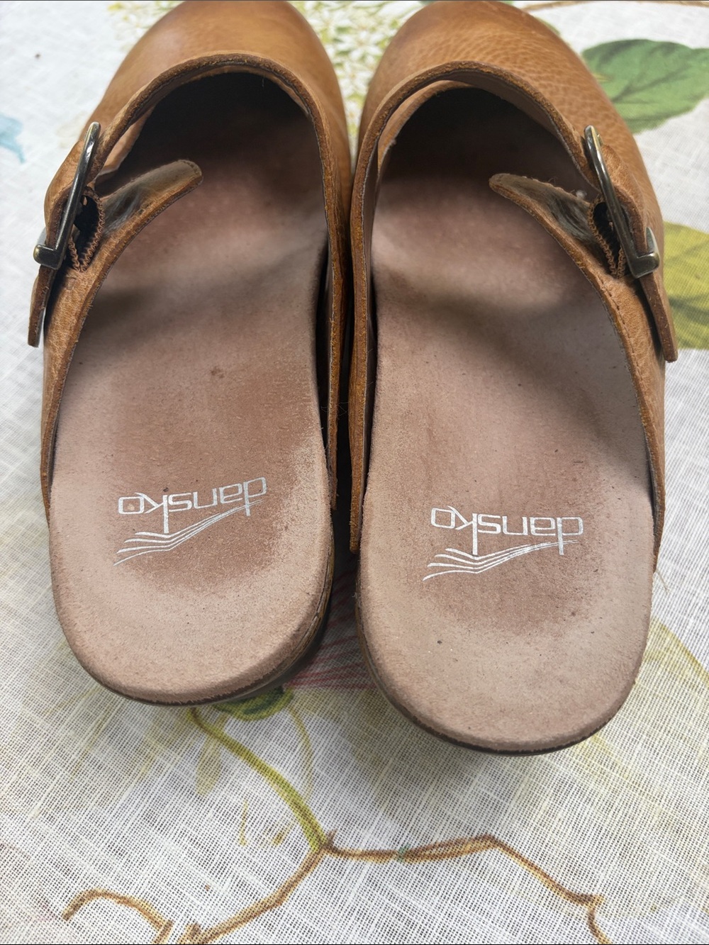 Dansko Mary Jane clog
Size 36
Honey color.
Very good condition - Picture 2 of 7